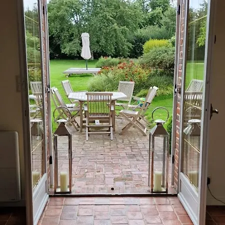 Ailleurs Sous Les Etoiles Nyaraló